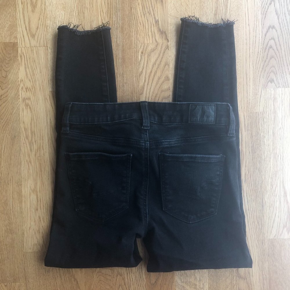 American Eagle Black Raw Hem Jeggings Size 2 Short